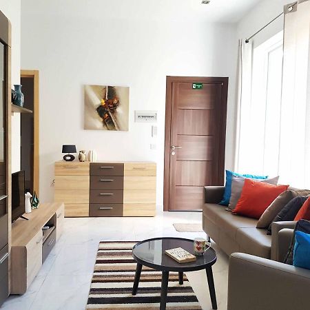 Ac1- Prime Location 3 Bedroom Apt In St.Julian'S San Ġiljan Buitenkant foto